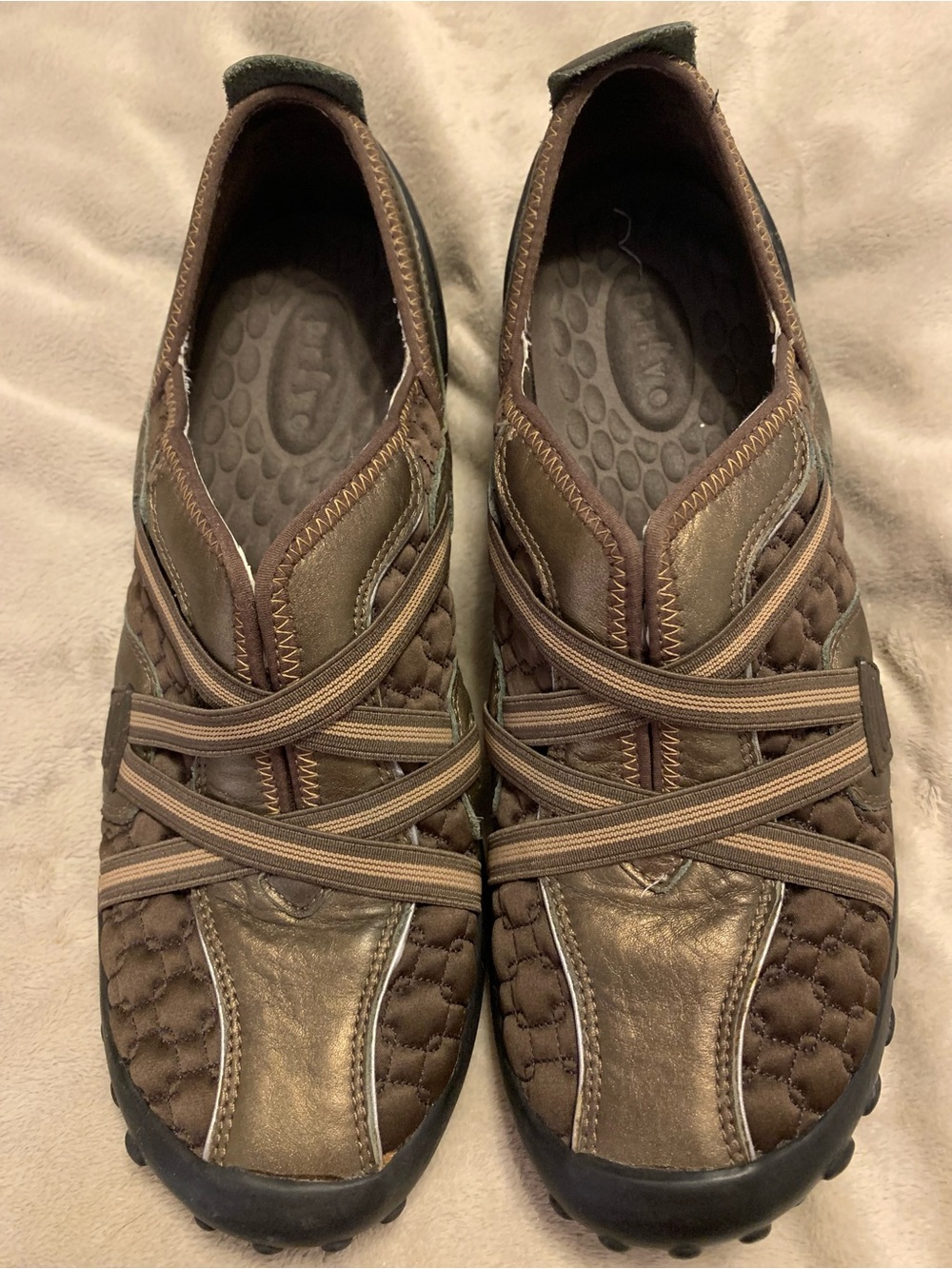 Women’s Brown Quilted Slip-On Athletic Sneakers with Elastic Straps